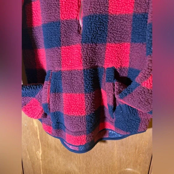Old Navy Red and Black Plaid Fleece Pullover - Picture 4 of 7